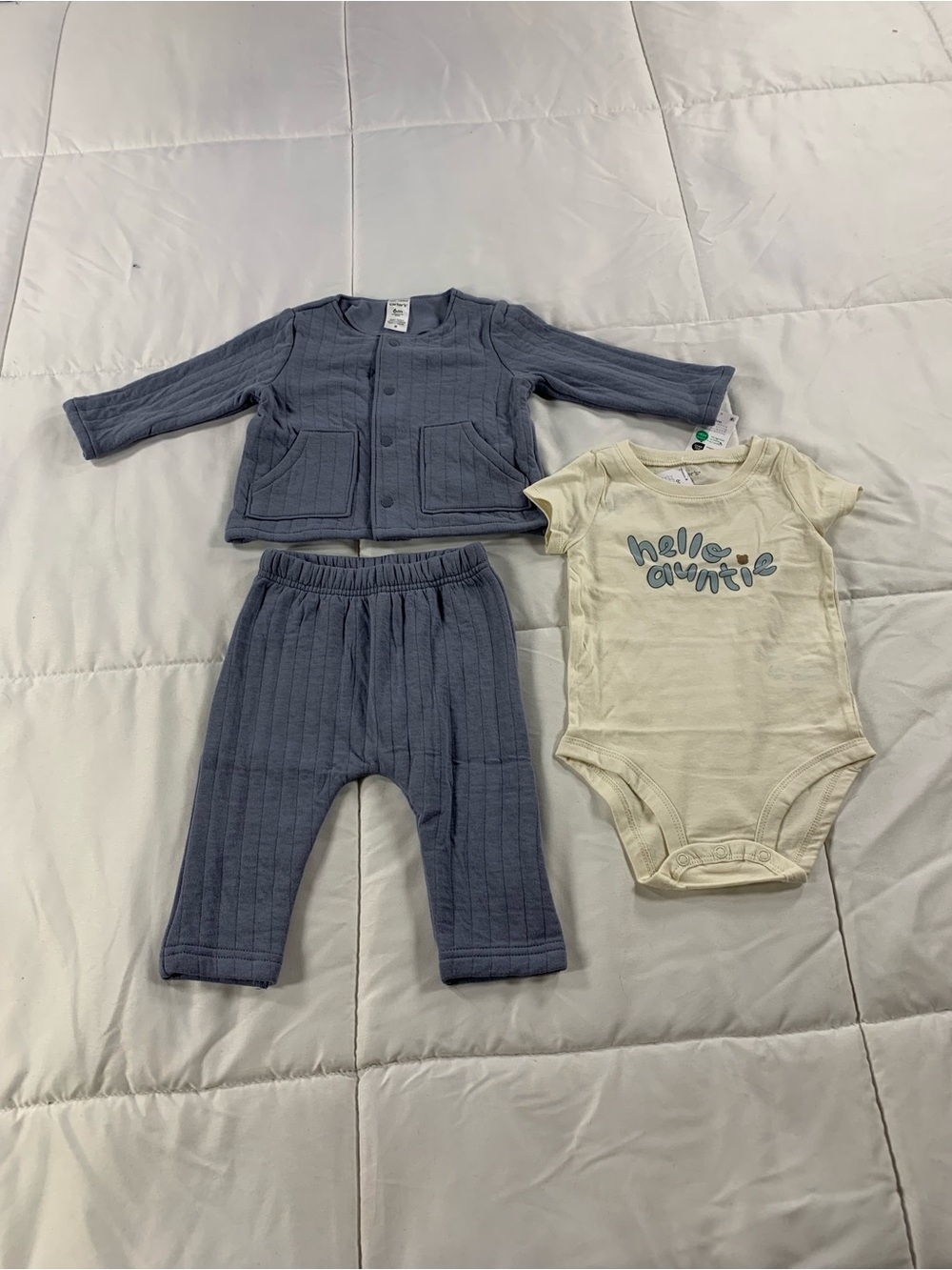 New Carter’s outfit size 6M